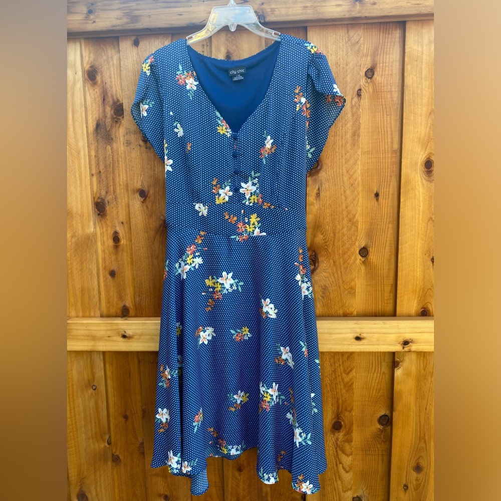 CITY CHIC - FLIRTY FEMININE DRESS